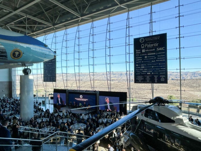 «Εντελώς τρελό»: Ο CEO της Palantir ξεσπά κατά του Mr. Big Short για το νέο στοίχημά του