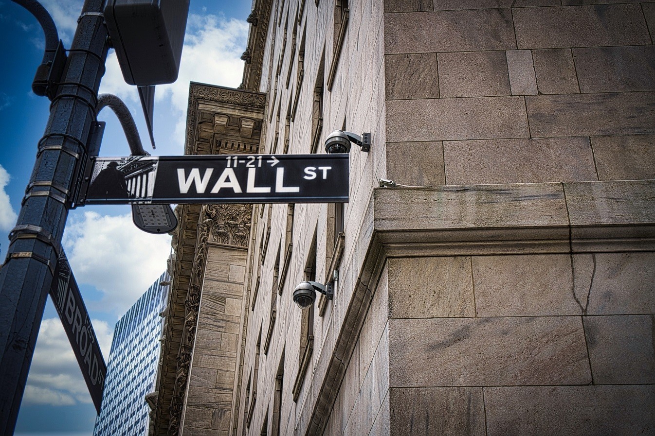 Wall Street: Προς νέα ιστορικά υψηλά μετά το 5άρι της Nvidia – Στο προσκήνιο Fed και Big Tech