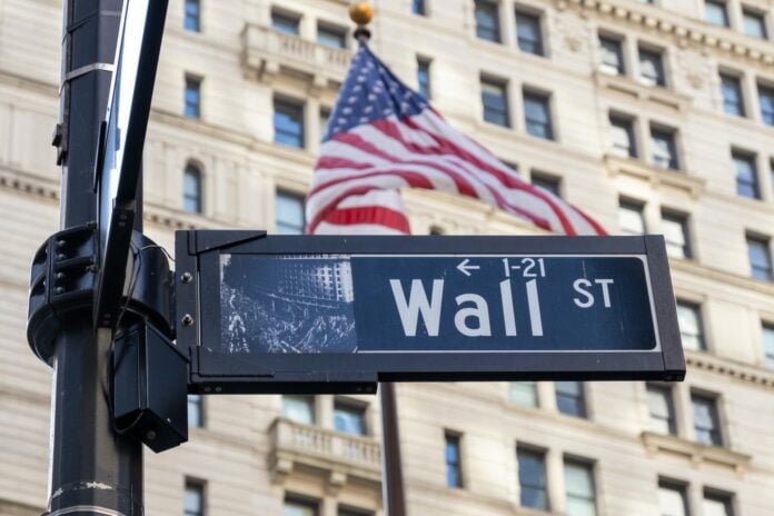 Μικτές τάσεις στο κλείσιμο της Wall Street