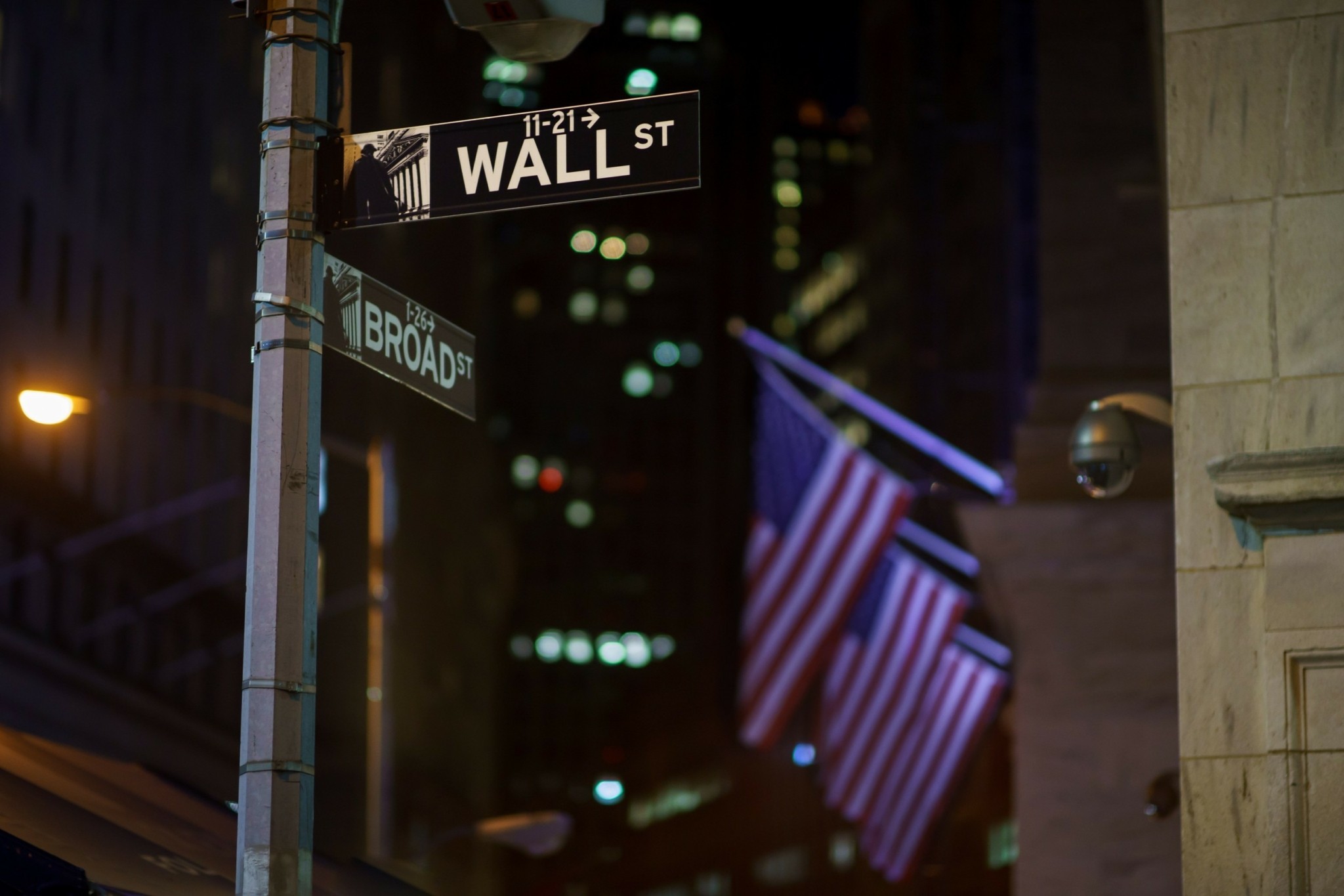 Σε περιδίνηση η Wall Street – Νέο «κύμα» ρευστοποιήσεων στον τεχνολογικό κλάδο