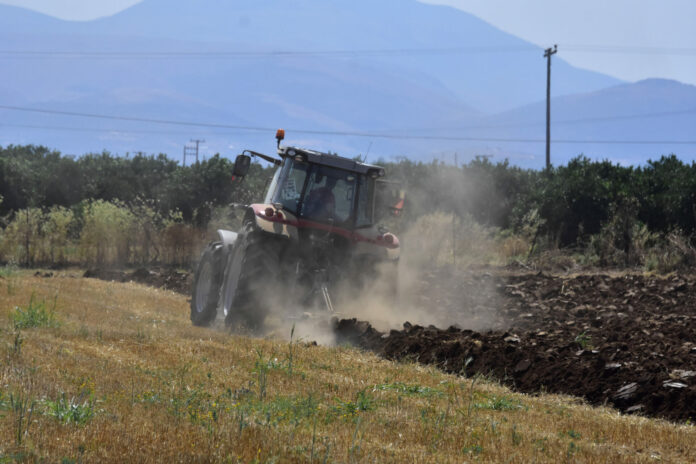 Αγροτικό πετρέλαιο: Επιστροφή ΕΦΚ στην αντλία – Πώς θα λειτουργεί η νέα εφαρμογή, τι θα γίνει με τα όρια επιδότησης