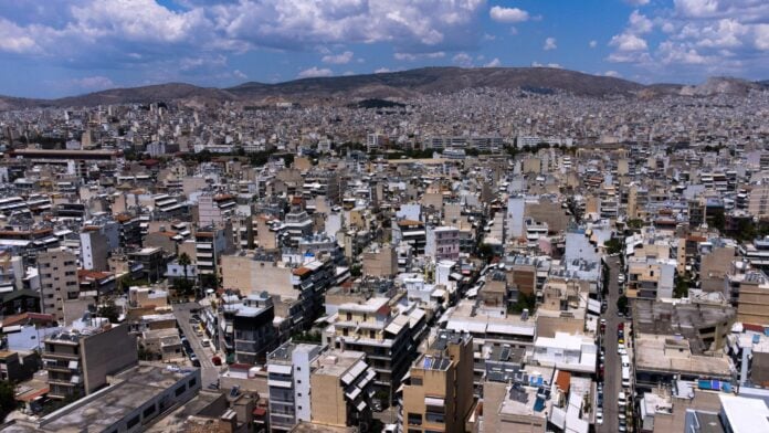 Ακίνητα: Πόσο ικανοποιημένοι είναι οι Έλληνες από τις συνθήκες στέγασης – Τι δείχνει η σύγκριση με άλλες χώρες