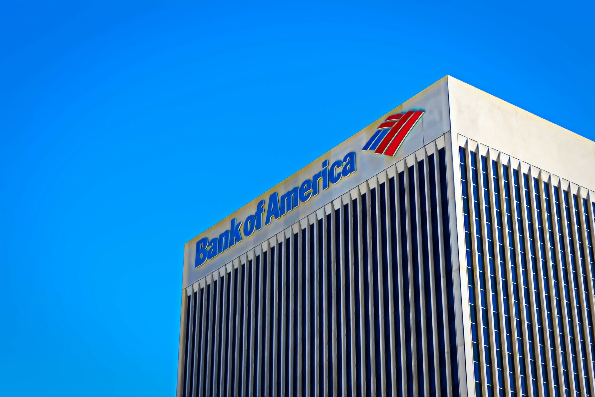 BofA: Η Ελλάδα διατηρεί προβάδισμα το 2026 – Σταθερή ανάπτυξη, ισχυρές τράπεζες