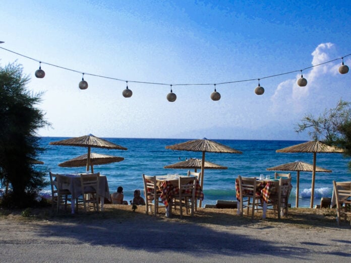 ΕΛΣΤΑΤ: Αύξηση τζίρου στα καταλύματα το α’ τρίμηνο – Κάμψη στην εστίαση