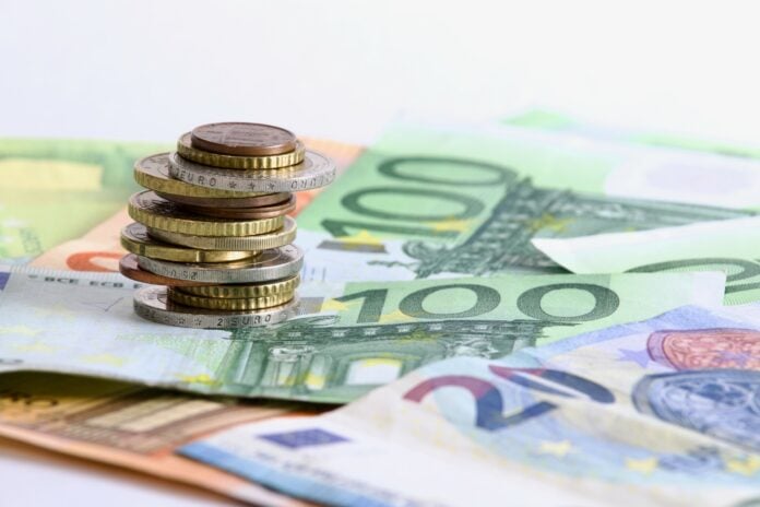 Επιδόματα ΟΠΕΚΑ: 197 εκατ. ευρώ σε 612.000 δικαιούχους την Παρασκευή
