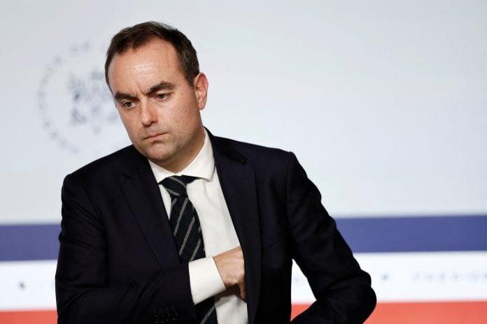Γαλλία: Η κυβέρνηση θα προσφύγει στο άρθρο 49.3 για να περάσει τον προϋπολογισμό χωρίς ψηφοφορία