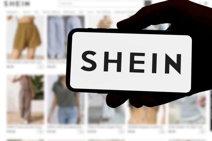 Η Γαλλία προχωρά σε αναστολή του Shein μετά το σκάνδαλο με τα σεξουαλικά ομοιώματα παιδιών