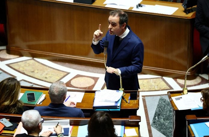 Η Γαλλία θα ξεκινήσει το 2026 χωρίς προϋπολογισμό μετά την αποτυχία των συνομιλιών