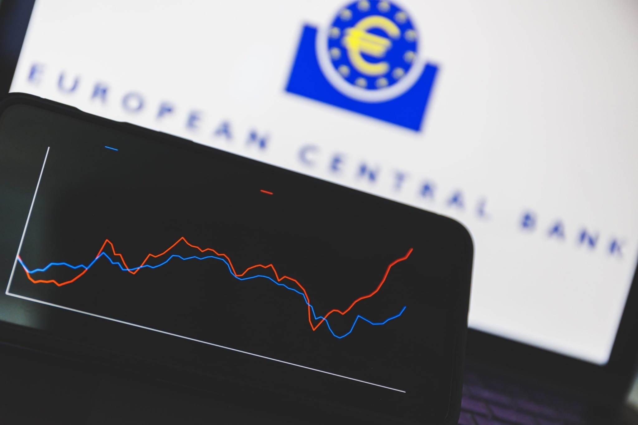 Η «καταιγίδα» του πολέμου περιπλέκει τις επόμενες αποφάσεις των μεγαλύτερων κεντρικών τραπεζών