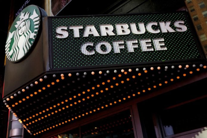 Η Starbucks περικόπτει 300 θέσεις εργασίας σε εταιρείες στις ΗΠΑ και κλείνει ορισμένα περιφερειακά γραφεία