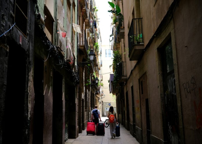 Ισπανία: Πρόστιμο 64 εκατ. στην Airbnb – Έμπαιναν αγγελίες για απαγορευμένες κατοικίες
