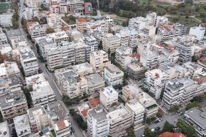 Μείωση ΕΝΦΙΑ σε ασφαλισμένες κατοικίες φυσικών προσώπων: Από σήμερα οι αιτήσεις