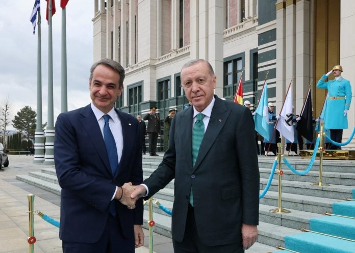 Ο Μητσοτάκης ευχήθηκε τηλεφωνικά στον Ερντογάν για τα γενέθλιά του
