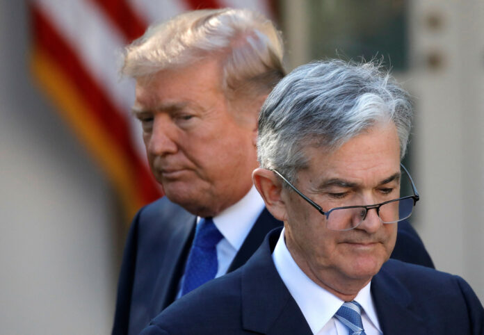 Ο Τραμπ απειλεί να μηνύσει τον Πάουελ της FED για «κατάφωρη ανικανότητα» – Και προαναγγέλει διάδοχο