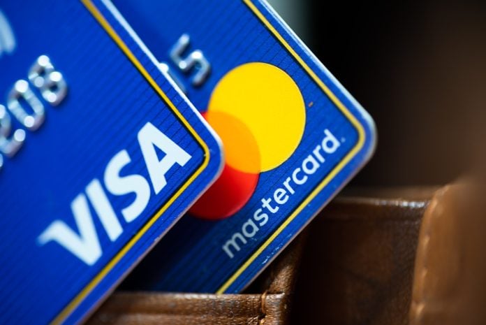 Πώς και γιατί η Ευρώπη «απαντά» στη Visa και την Mastercard
