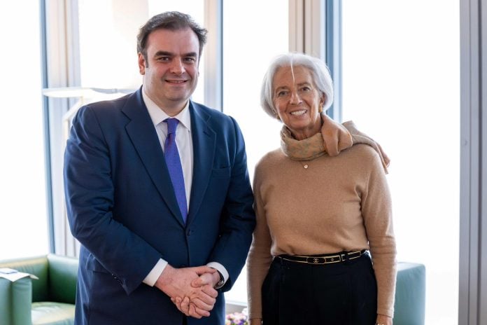 Συνάντηση Πιερρακάκη με Λαγκάρντ: Στόχος «μία ισχυρότερη και περισσότερο ανθεκτική ευρωζώνη»