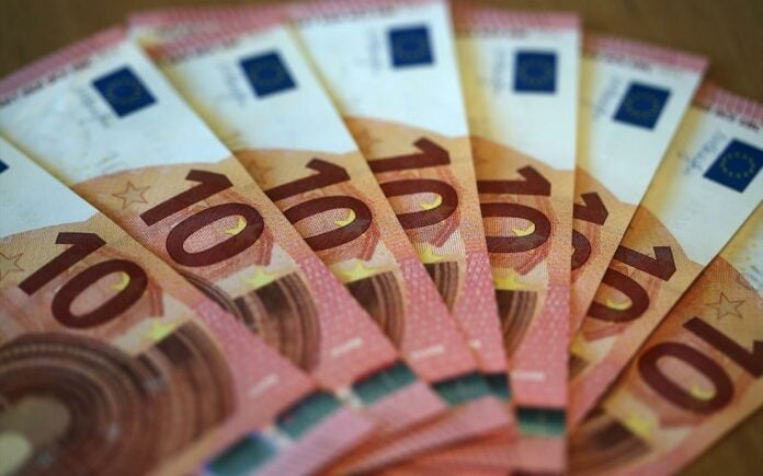 Τα λεφτά που η GEN Z θεωρεί «χρήματα της πλάκας»