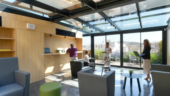 ViOS – Coworking: Γιατί η Αθήνα αποτελεί ιδανική βάση εργασίας – Πώς να επιλέξετε τον κατάλληλο χώρο συνεργασίας