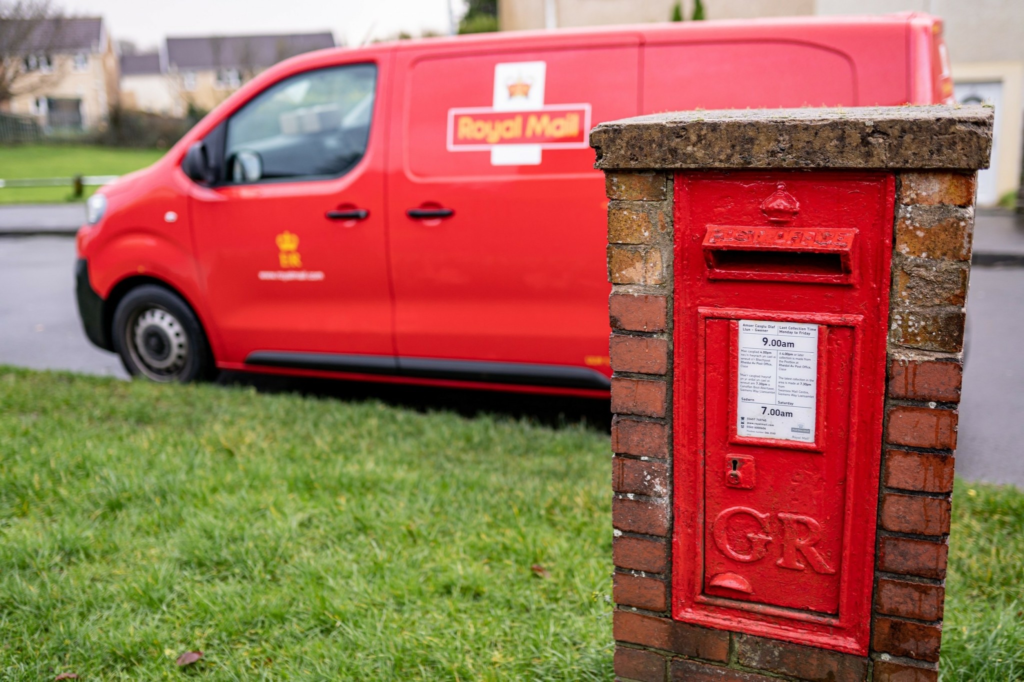 Βρετανία: Νέο πρόστιμο €24 εκατ. στη Royal Mail για καθυστερήσεις στις παραδόσεις επιστολών