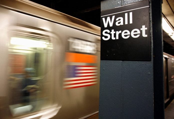 Wall Street: Στάση αναμονής των δεικτών, μετά το sell off της Παρασκευής