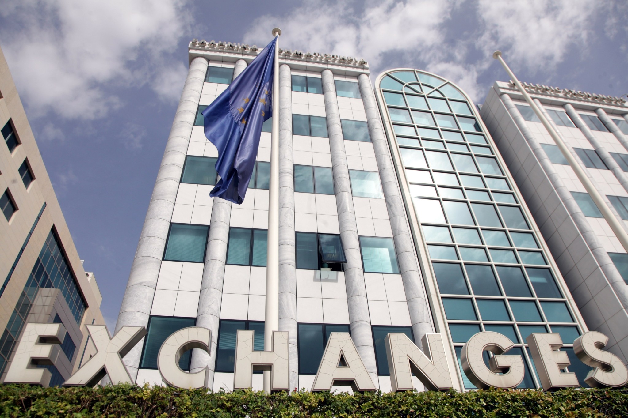 Χρηματιστήριο: Οι αγοραστές αναλαμβάνουν δράση – Επιχειρεί ξανά πάνω από τις 2.000 μονάδες